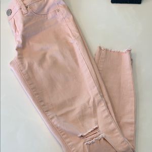 Pink cropped jeans
